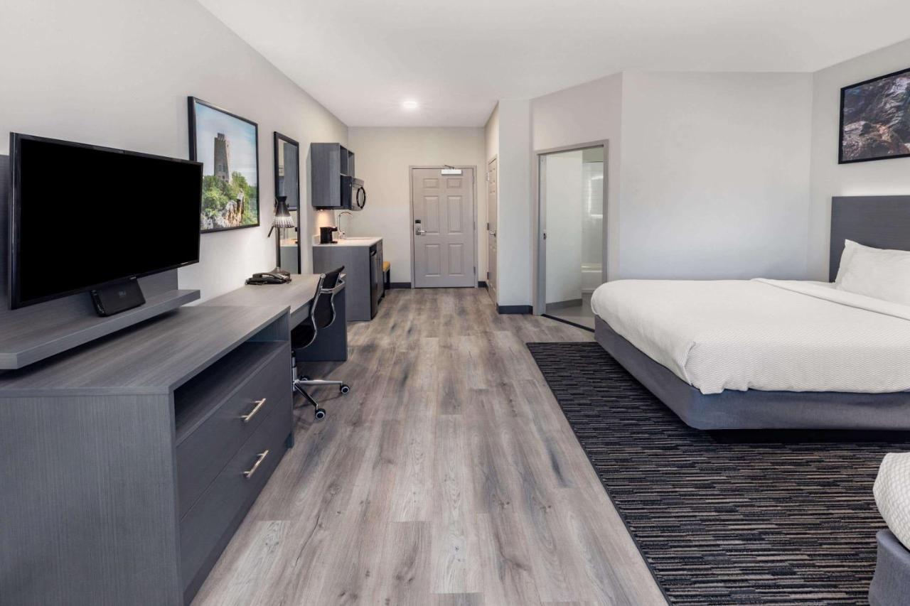 Hotel La Quinta & By Wyndham